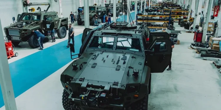 Otokar'ın Romanya'daki Mediaş tesisinde üretilen ilk seri üretim COBRA II 4x4 taktik zırhlı araçları törenle teslim edildi.