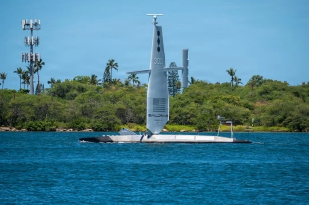 Saildrone Surveyor insansız su üstü aracı Hawaii açıklarında