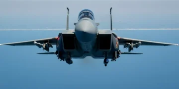 F-15EX Eagle II savaş uçağı Gulf of America üzerinde uçuşta
