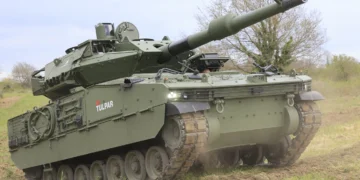 Otokar TULPAR paletli zırhlı muharebe aracına entegre edilen Leonardo HITFACT MkII 120 mm kule