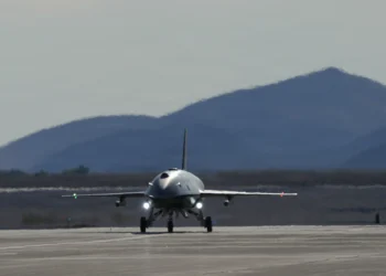 F-22 YFQ-44A’ya Havadan Komut Verdi