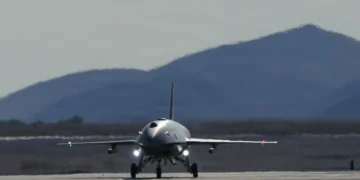 F-22 YFQ-44A’ya Havadan Komut Verdi