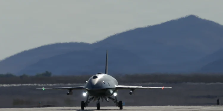 F-22 YFQ-44A’ya Havadan Komut Verdi